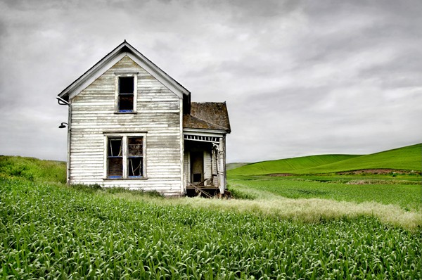 Abandoned farmhouse in farm field, Palouse Country, Washington