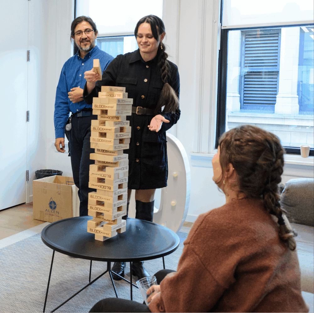 friendly faces talking digital asset management at photoshelter