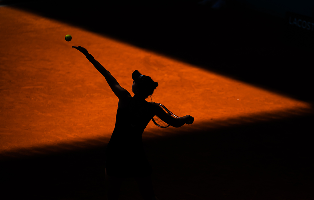 tennis player silhouette